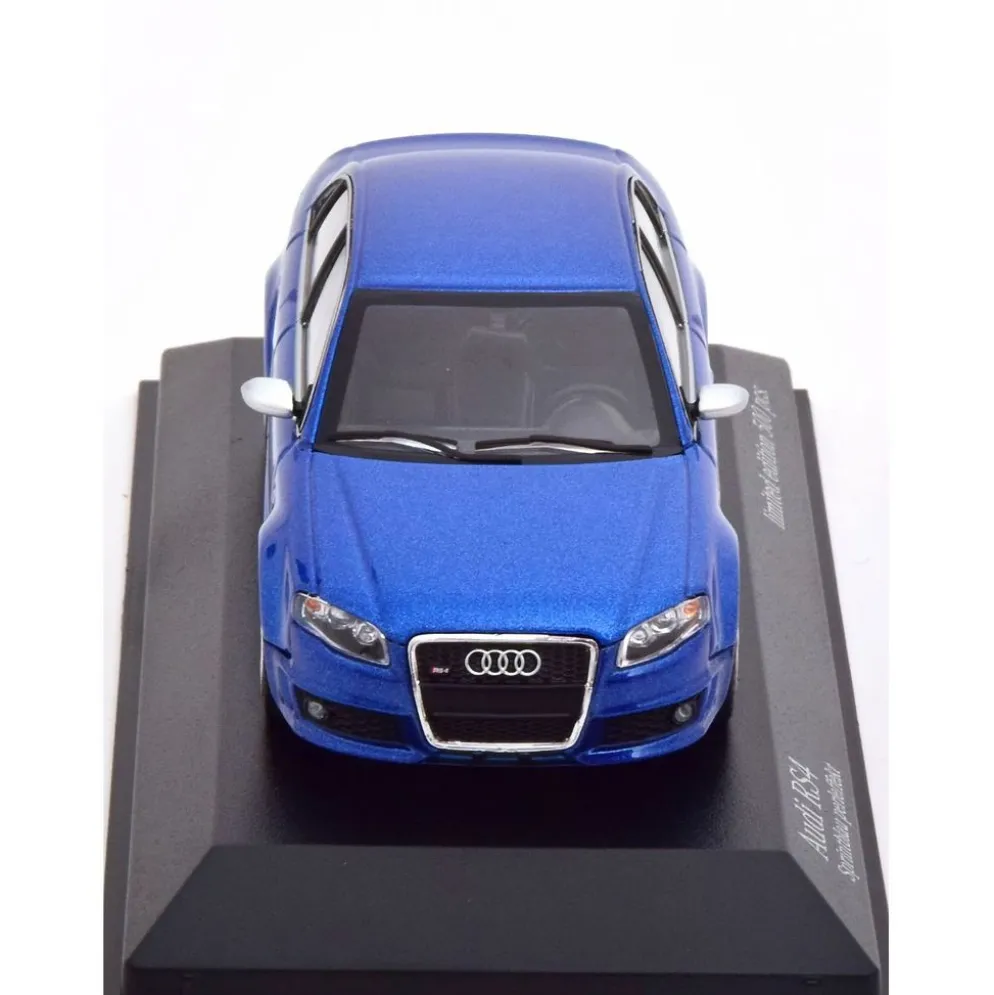 Audi RS4 2004 - Blå - 1:43 - Minichamps