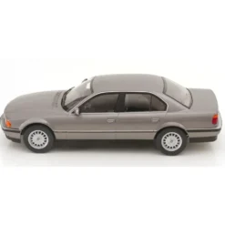 BMW 740i E38 - Gråmetallic - KK-Scale - 1:18