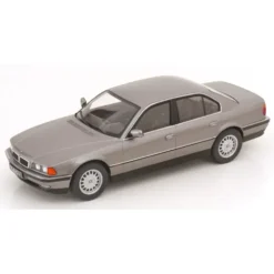 BMW 740i E38 - Gråmetallic - KK-Scale - 1:18