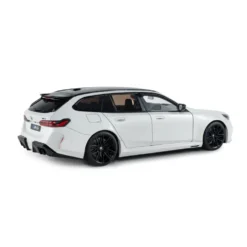 BMW M5 Touring (G99) - 2025 - Vit - Solido - 1:18