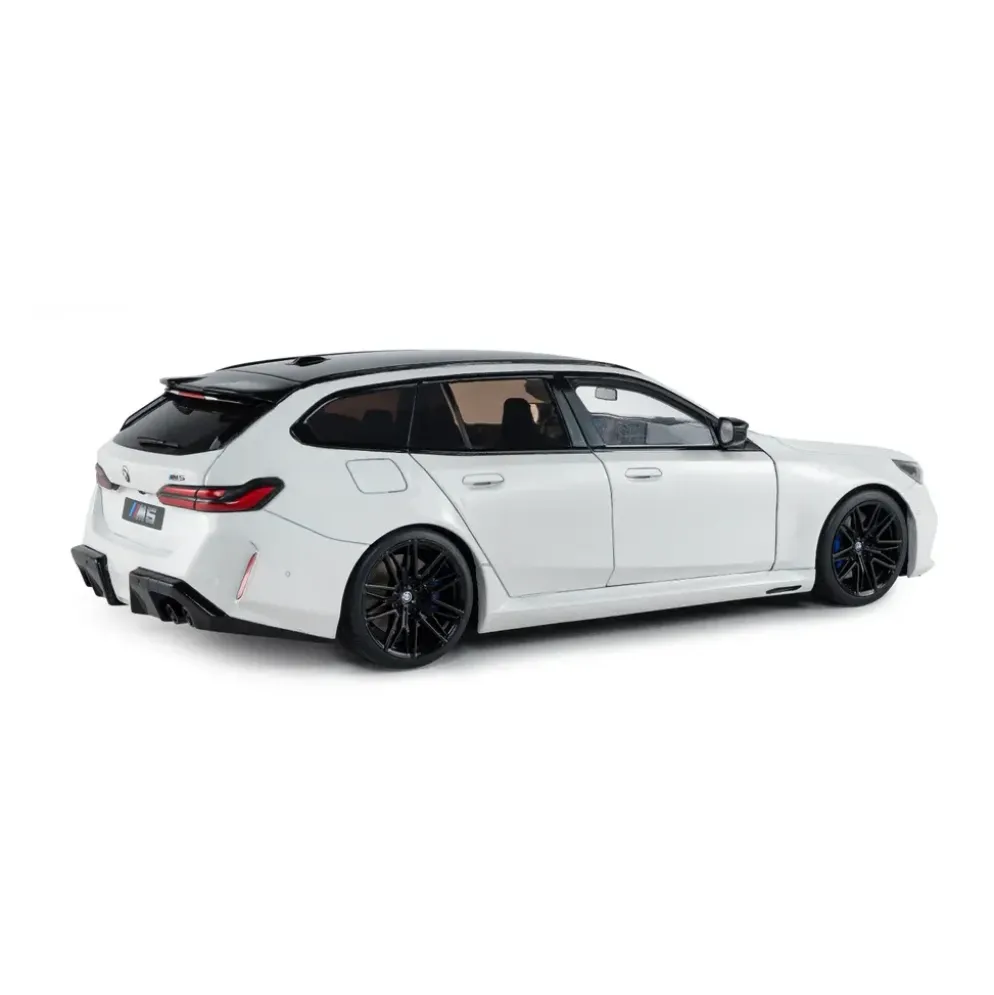 BMW M5 Touring (G99) - 2025 - Vit - Solido - 1:18
