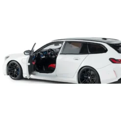 BMW M5 Touring (G99) - 2025 - Vit - Solido - 1:18