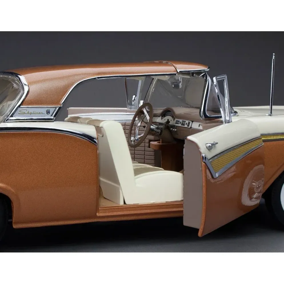 1957 Ford Fairlane 500 Skyliner - Brons / Vit - Sun Star - 1:18