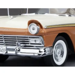 1957 Ford Fairlane 500 Skyliner - Brons / Vit - Sun Star - 1:18