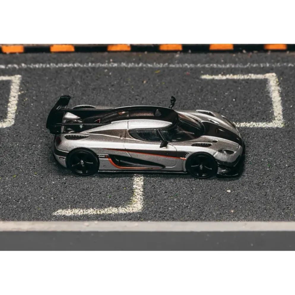 Koenigsegg One:1 - Silver - Tarmac Works - 1:64