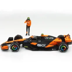 McLaren MCL38 - Bil och Norris samlarfigur - Bburago - 1:24
