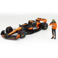 McLaren MCL38 - Bil och Norris samlarfigur - Bburago - 1:24