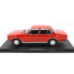 Opel Rekord D - Röd - 1972 - MCG - 1:18