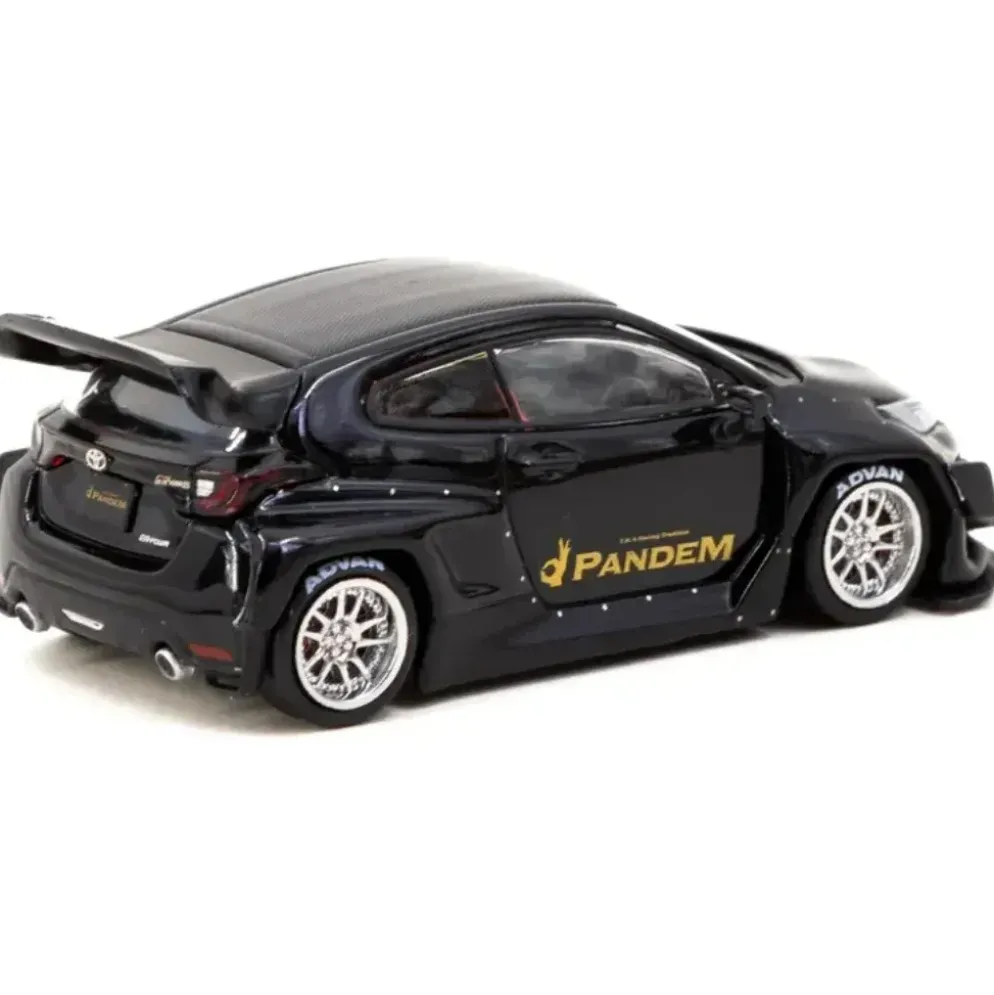 Pandem Toyota GR Yaris - Svart - ROAD64 - Tarmac - 1:64