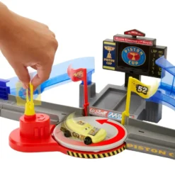 Piston Cup Stunting Speedway - Disney Pixar Cars - Mattel