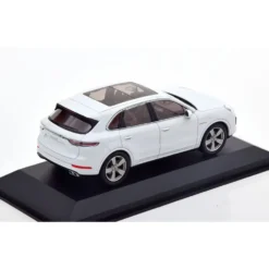 Porsche Cayenne Turbo S e-hybrid 2019 Vit - Minichamps 1:43