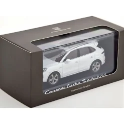 Porsche Cayenne Turbo S e-hybrid 2019 Vit - Minichamps 1:43