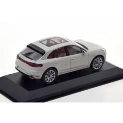Porsche Macan Turbo - 2019 - Ljusgrå - Minichamps 1:43