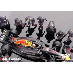 RB18 #11 Sergio Pérez - Pit Crew Set - Mini GT - 1:64