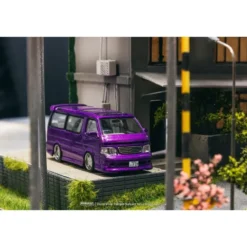 Toyota HiAce Wagon Custom - Lila - ROAD64 - Tarmac - 1:64