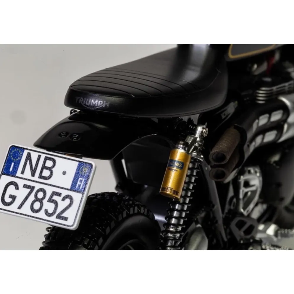 Triumph Scrambler 1200 - James Bond - Corgi - 1:12