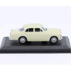 Volvo Amazon - Ljusgrön - Oxford - 1:43