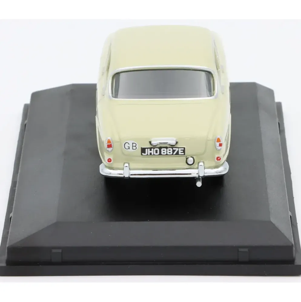 Volvo Amazon - Ljusgrön - Oxford - 1:43