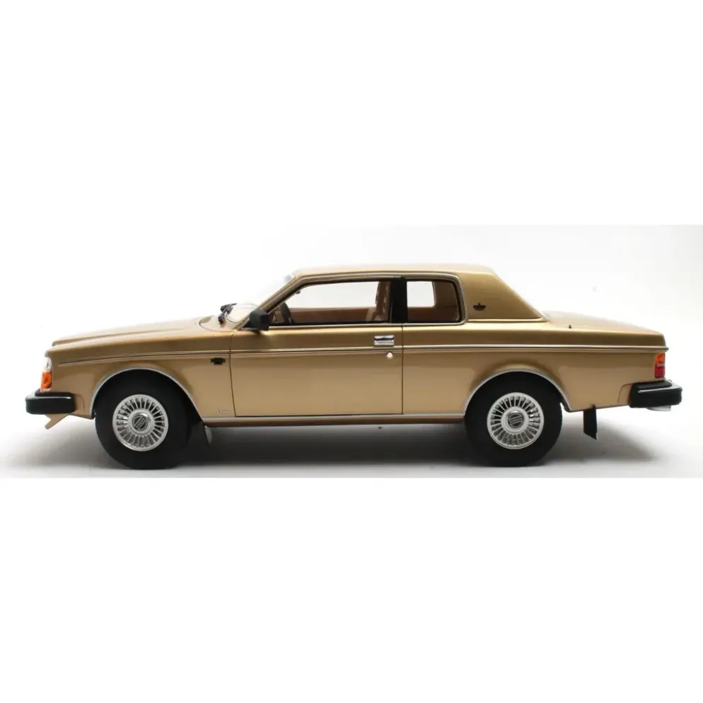 Volvo 262C Bertone - 1981 - Guldmetallic - Cult Scale Models - 1:18