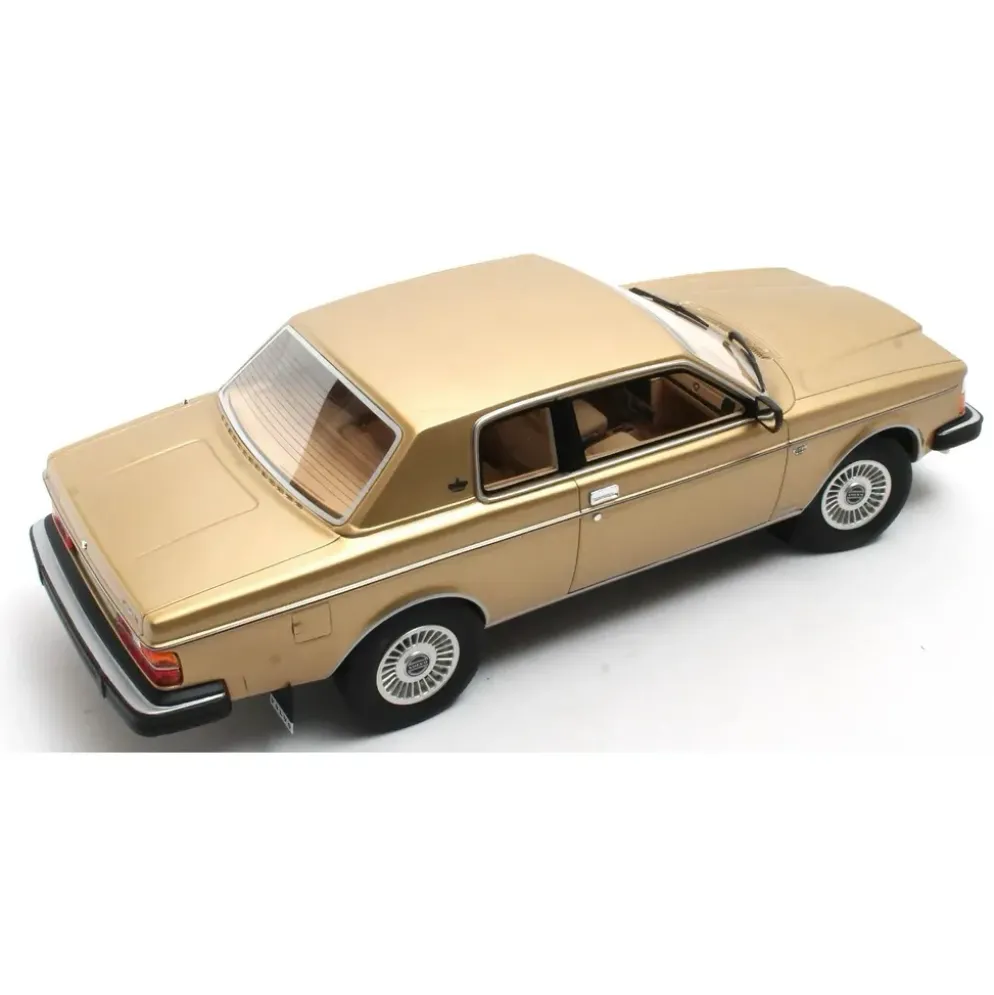 Volvo 262C Bertone - 1981 - Guldmetallic - Cult Scale Models - 1:18