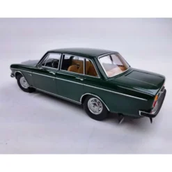1970 Volvo 164 - Grön - Triple9 - 1:18