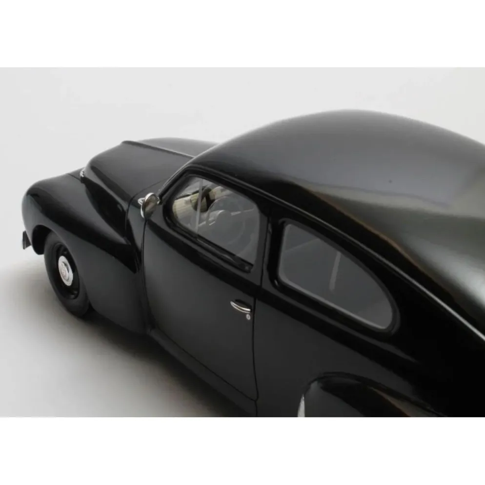 Volvo PV444 - 1952 - Svart - Cult Scale Models - 1:18