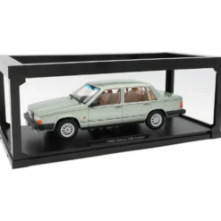 Volvo 760 Turbo - 1985 - Ljusgrön - Triple9 Collection - 1:18