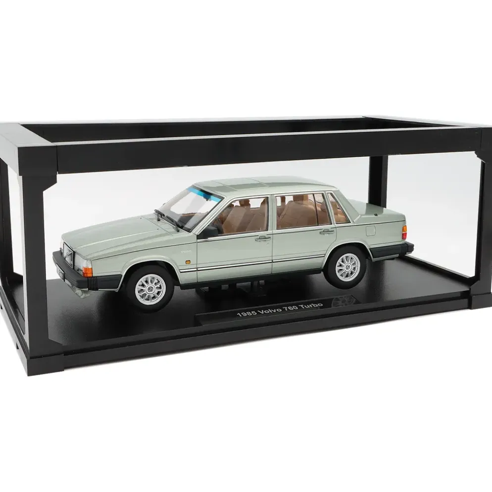 Volvo 760 Turbo - 1985 - Ljusgrön - Triple9 Collection - 1:18