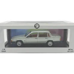 Volvo 760 Turbo - 1985 - Ljusgrön - Triple9 Collection - 1:18