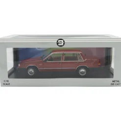 Volvo 760 Turbo - 1985 - Mörkröd - Triple9 Collection - 1:18
