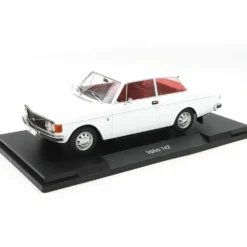 Volvo 142 - Vit - 1973 - MCG - 1:18