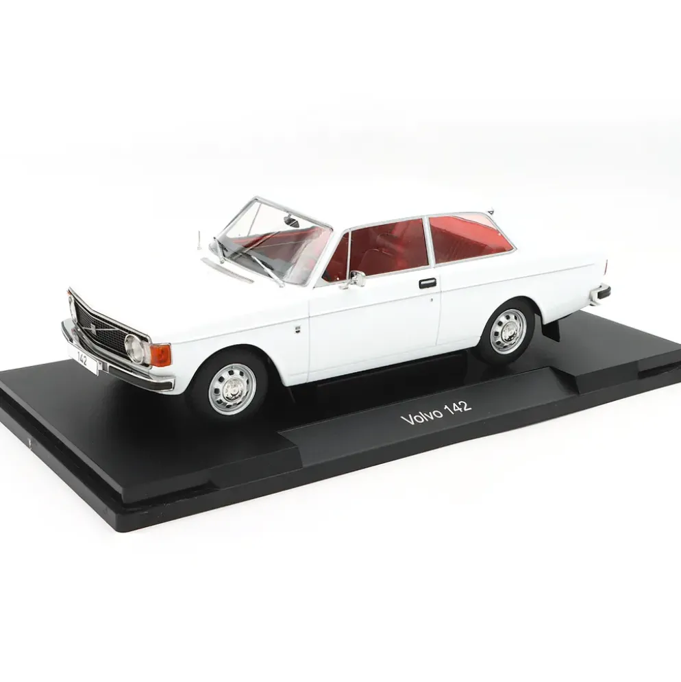 Volvo 142 - Vit - 1973 - MCG - 1:18