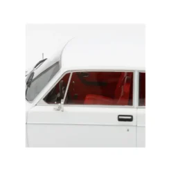 Volvo 142 - Vit - 1973 - MCG - 1:18