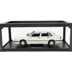 Volvo 850 - 1993 - Vit - Triple9 Collection - 1:18