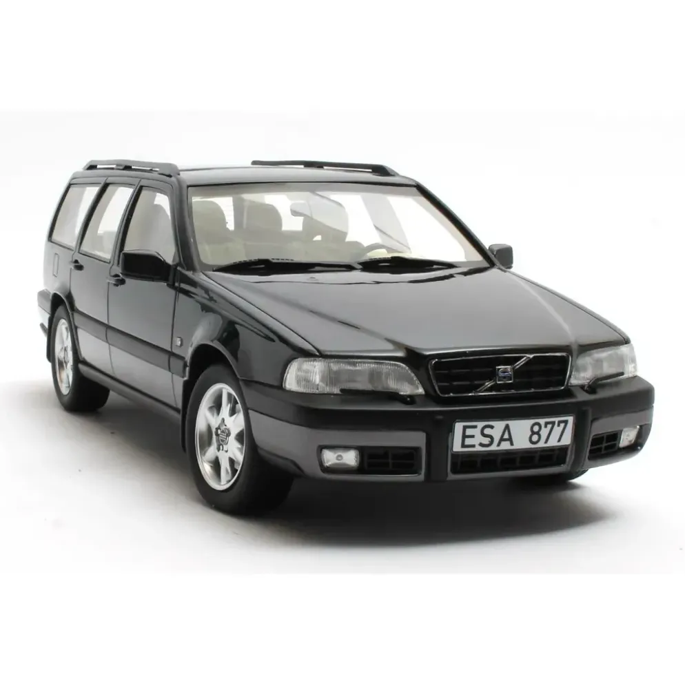 Volvo V70 XC - Generation 1 - Svart - Cult Scale Models - 1:18